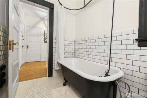 1726 15th Avenue Seattle WA 98122