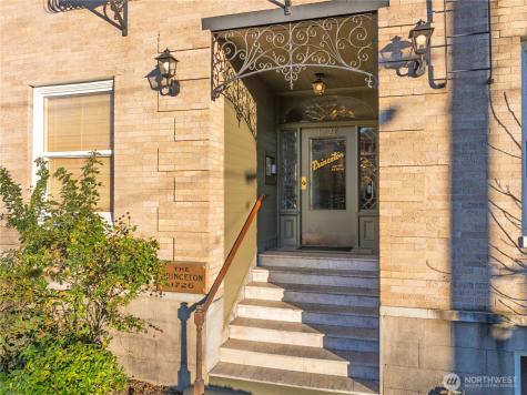 1726 15th Avenue Seattle WA 98122