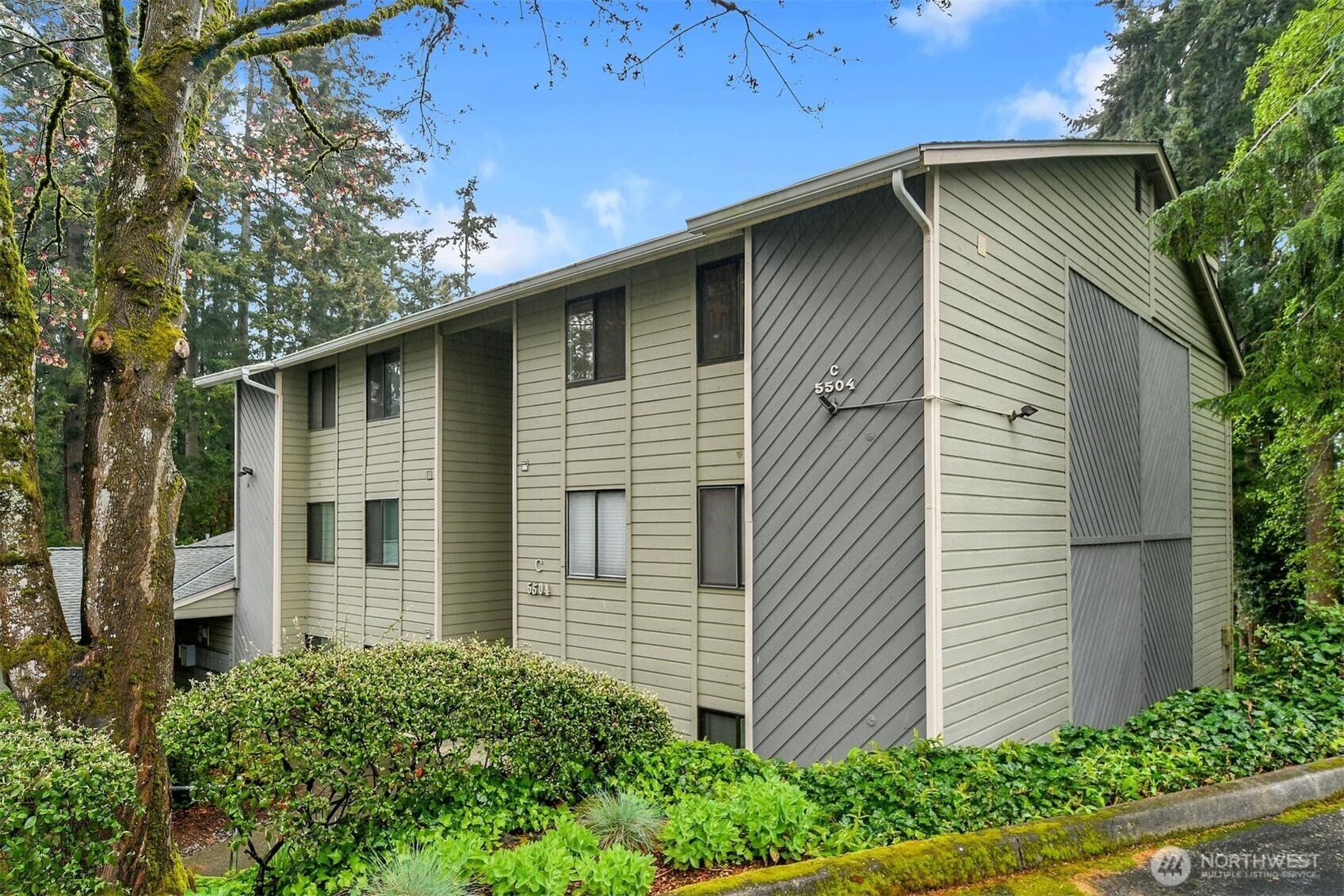 5504 220th Street SW Mountlake Terrace WA 98043