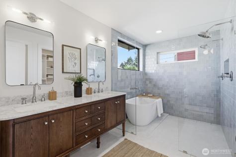 909 32nd Avenue S Seattle WA 98144