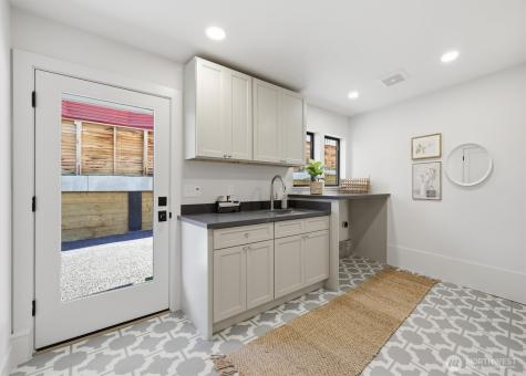 909 32nd Avenue S Seattle WA 98144
