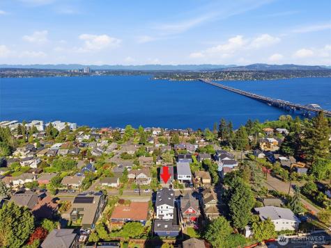 909 32nd Avenue S Seattle WA 98144