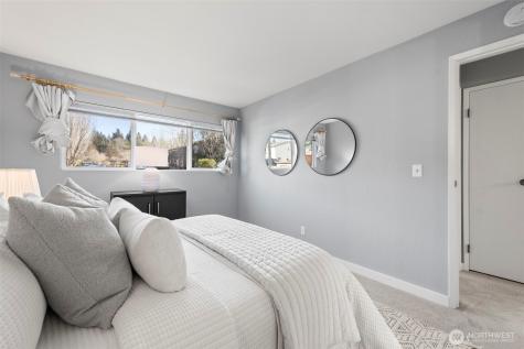 725 9th Avenue S Kirkland WA 98033