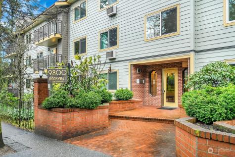 9800 Roosevelt Seattle WA 98115