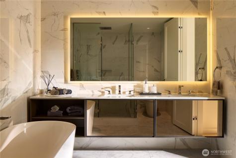 838 Avenue Square NE Bellevue WA 98004