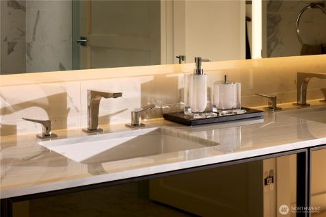 838 Avenue Square NE Bellevue WA 98004