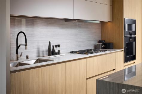 838 Avenue Square NE Bellevue WA 98004