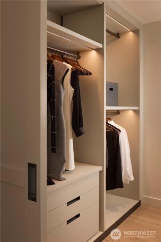 838 Avenue Square NE Bellevue WA 98004