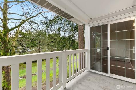 12389 SE 41st Lane Bellevue WA 98006