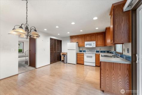 31917 45th Place SW Federal Way WA 98023