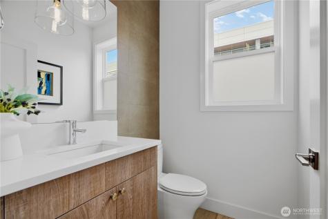 732 4th Court S Kirkland WA 98033