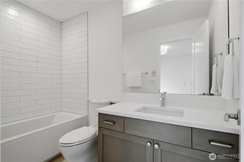 732 4th Court S Kirkland WA 98033