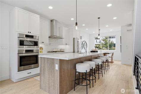 732 4th Court S Kirkland WA 98033