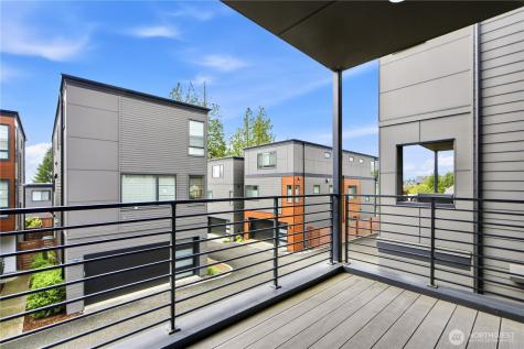 732 4th Court S Kirkland WA 98033