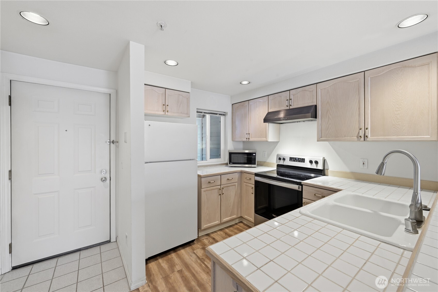 15711 Waynita NE Bothell WA 98011