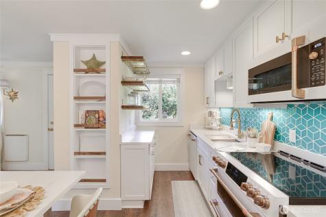 1410 48th Street Seaview WA 98644