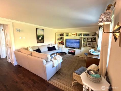 1410 48th Street Seaview WA 98644