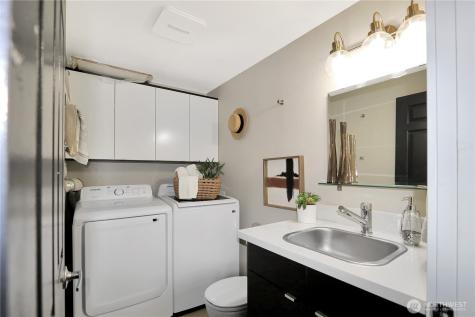 1533 18th Avenue S Seattle WA 98144