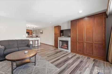 322 W Woodin Avenue Chelan WA 98816