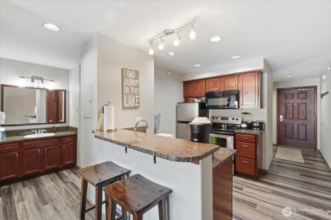 322 W Woodin Avenue Chelan WA 98816