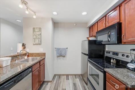 322 W Woodin Avenue Chelan WA 98816