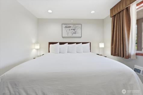 322 W Woodin Avenue Chelan WA 98816