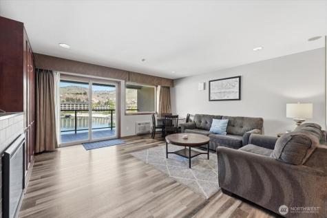 322 W Woodin Avenue Chelan WA 98816