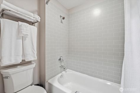 322 W Woodin Avenue Chelan WA 98816