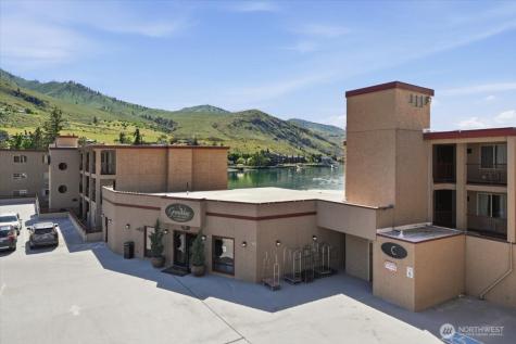 322 W Woodin Avenue Chelan WA 98816