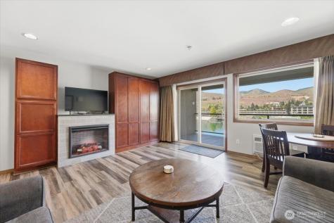 322 W Woodin Avenue Chelan WA 98816