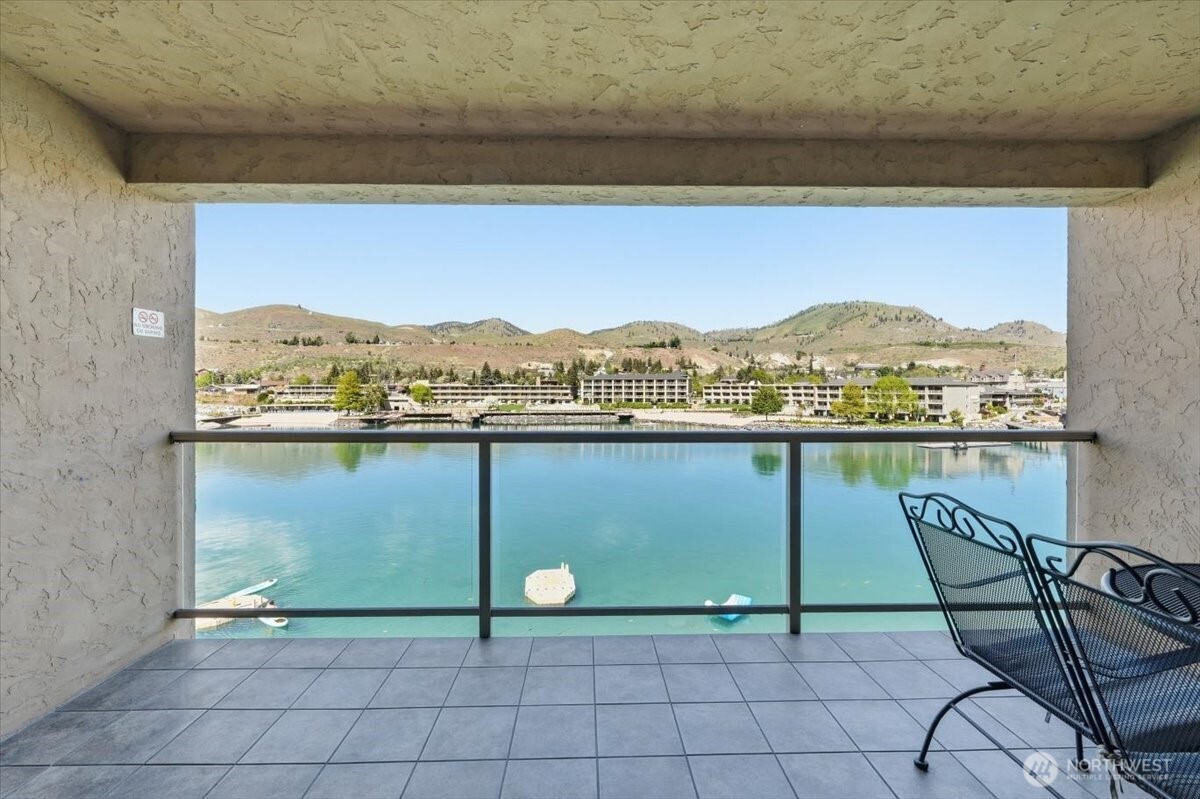 322 W Woodin Avenue Chelan WA 98816