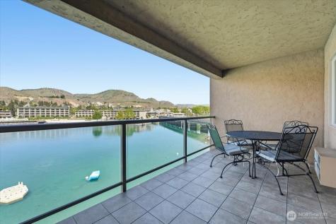 322 W Woodin Avenue Chelan WA 98816
