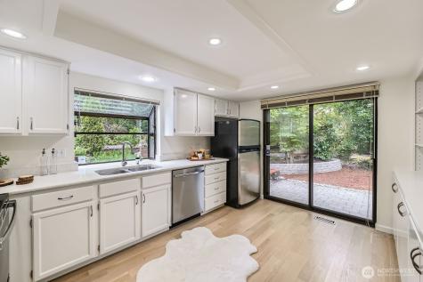 16142 SE 33rd Lane Unit #1001 Bellevue WA 98008