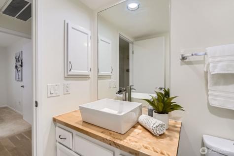 16142 SE 33rd Lane Unit #1001 Bellevue WA 98008