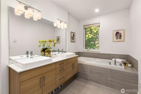 23111 NE 8th Street Sammamish WA 98074