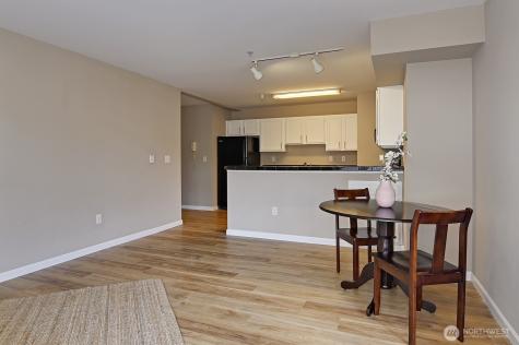 2117 N 107th Street Seattle WA 98133