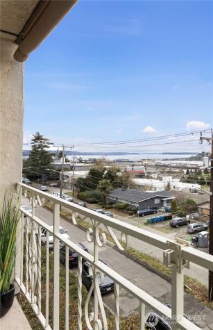 2625 13th Avenue W Seattle WA 98119