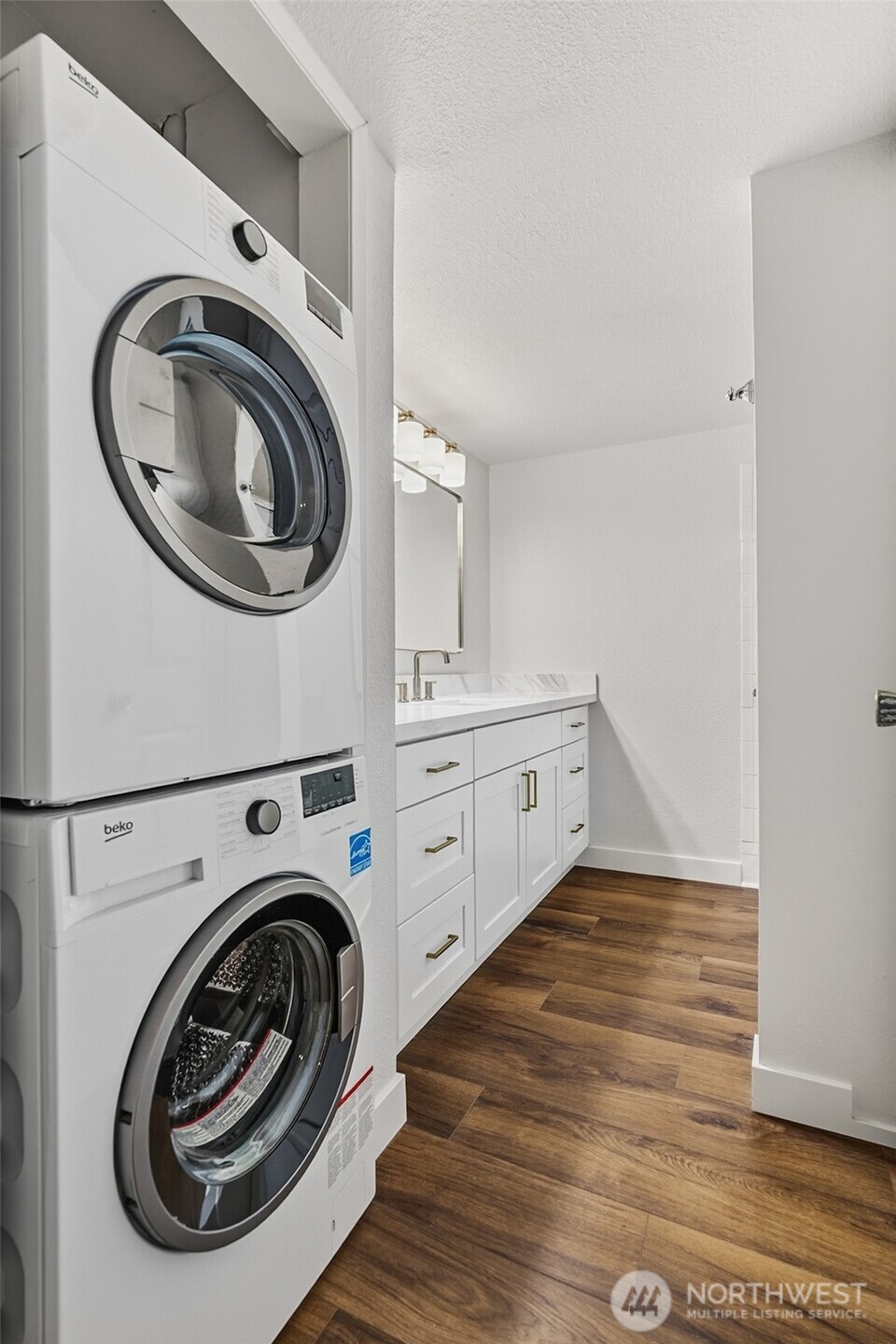 3710 26th Place W Seattle WA 98199