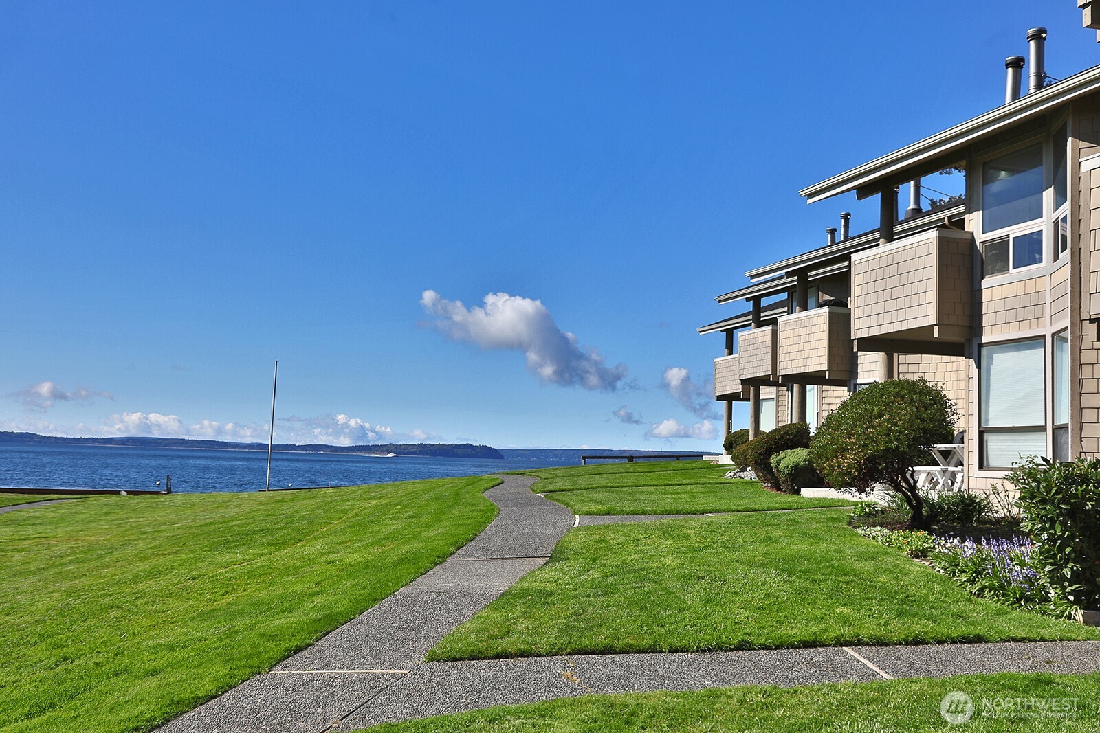 816 Old Beach Road Freeland WA 98249
