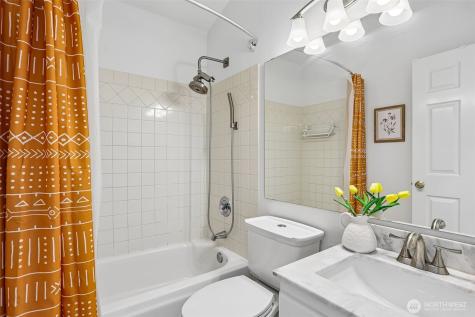 9834 NE 130th Place Kirkland WA 98034
