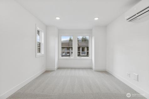 2010 SE 12th Street North Bend WA 98045