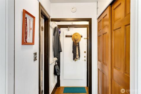 1101 17th Avenue Seattle WA 98122