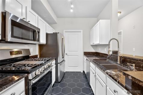 503 225th Lane NE Sammamish WA 98074
