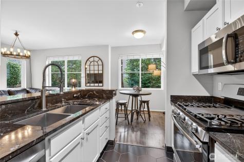503 225th Lane NE Sammamish WA 98074