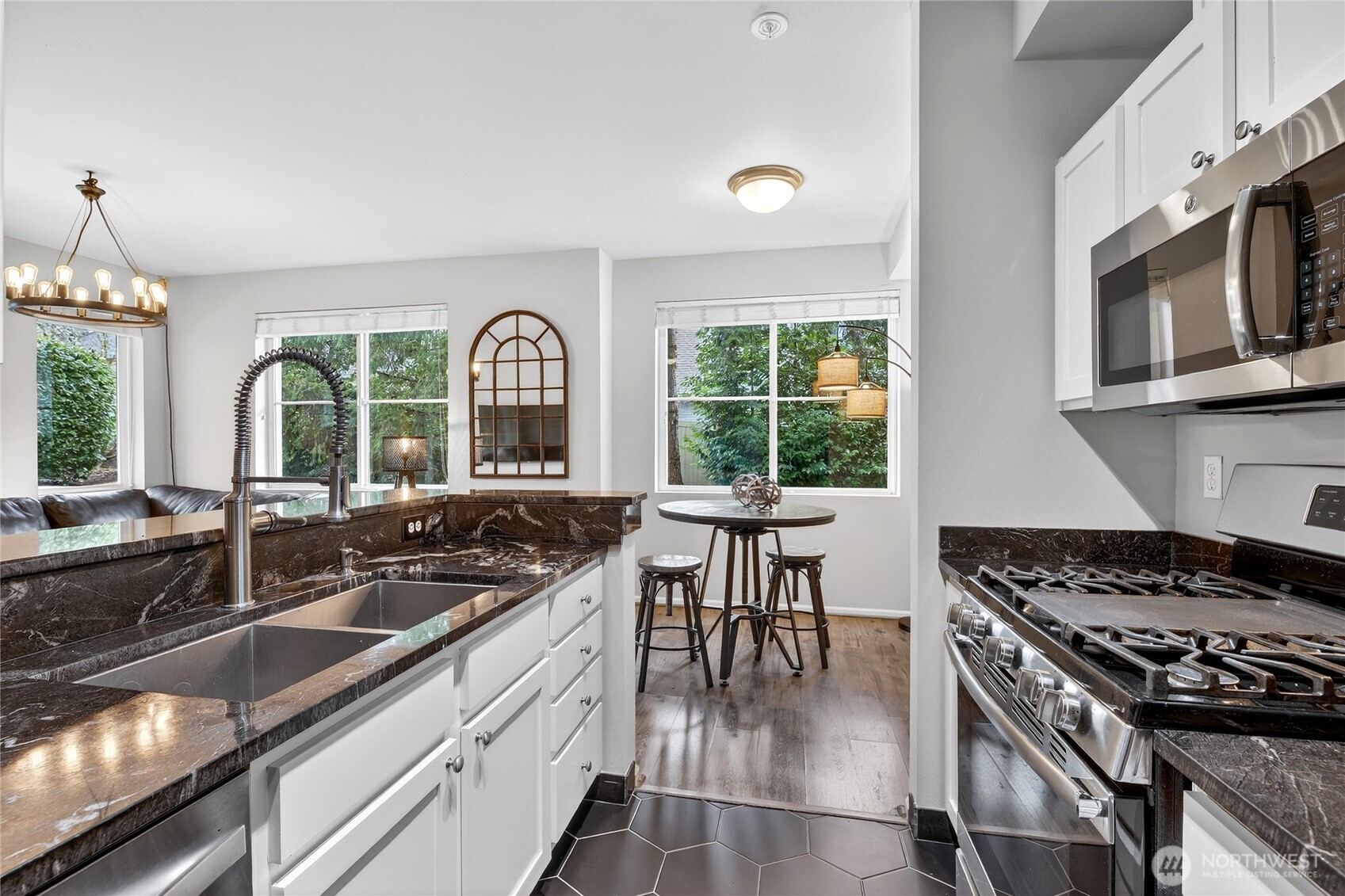 503 225th Lane NE Sammamish WA 98074