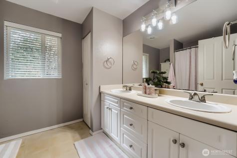 15150 140th Way SE Renton WA 98058