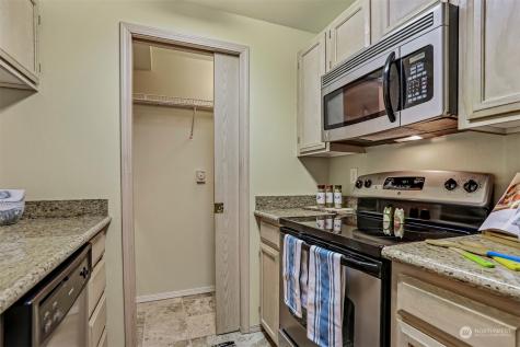 12050 15th Avenue Ne Seattle WA 98125