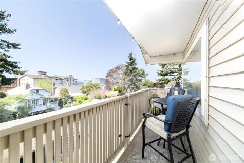 2443 55th Avenue SW Seattle WA 98116