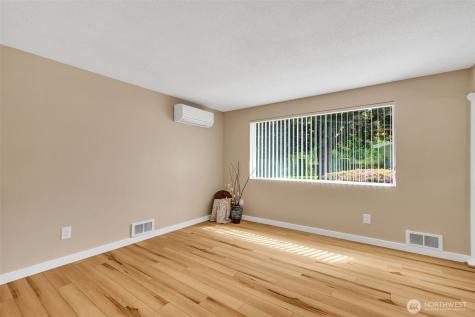 348 7th Place SE Puyallup WA 98372
