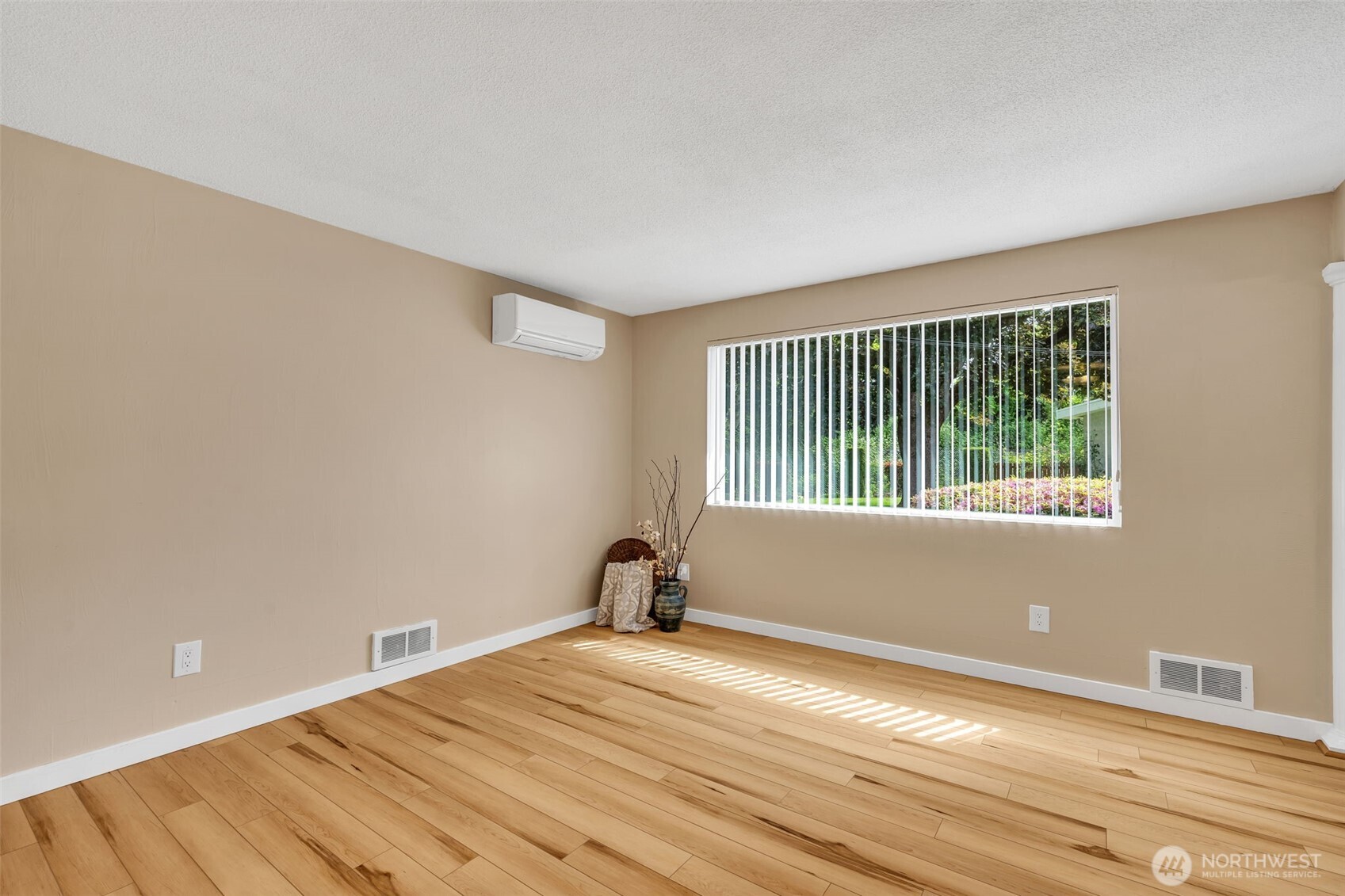 348 7th Place SE Puyallup WA 98372